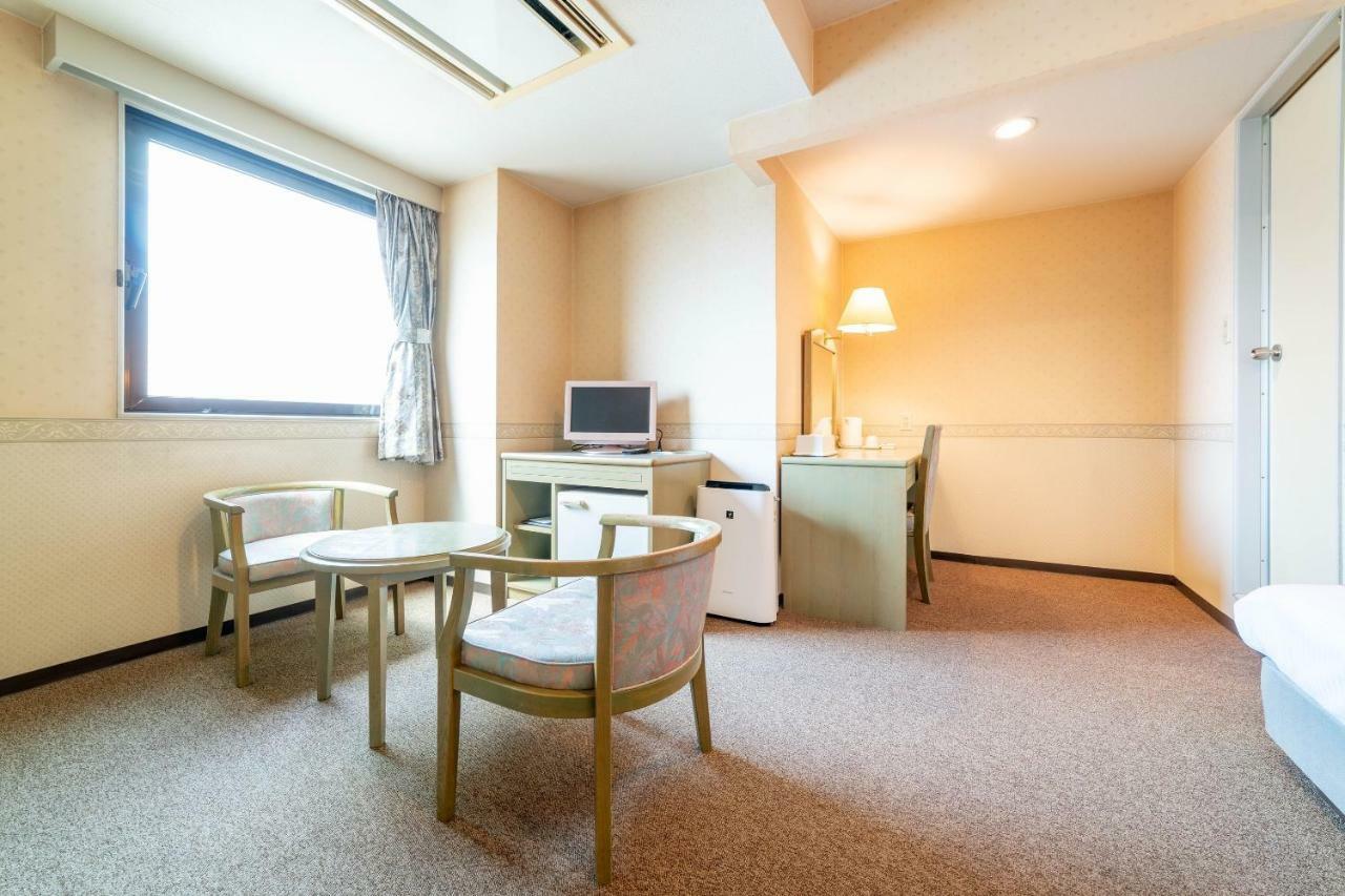 Oyo Business Hotel Nishiura יוקאיצ'י מראה חיצוני תמונה