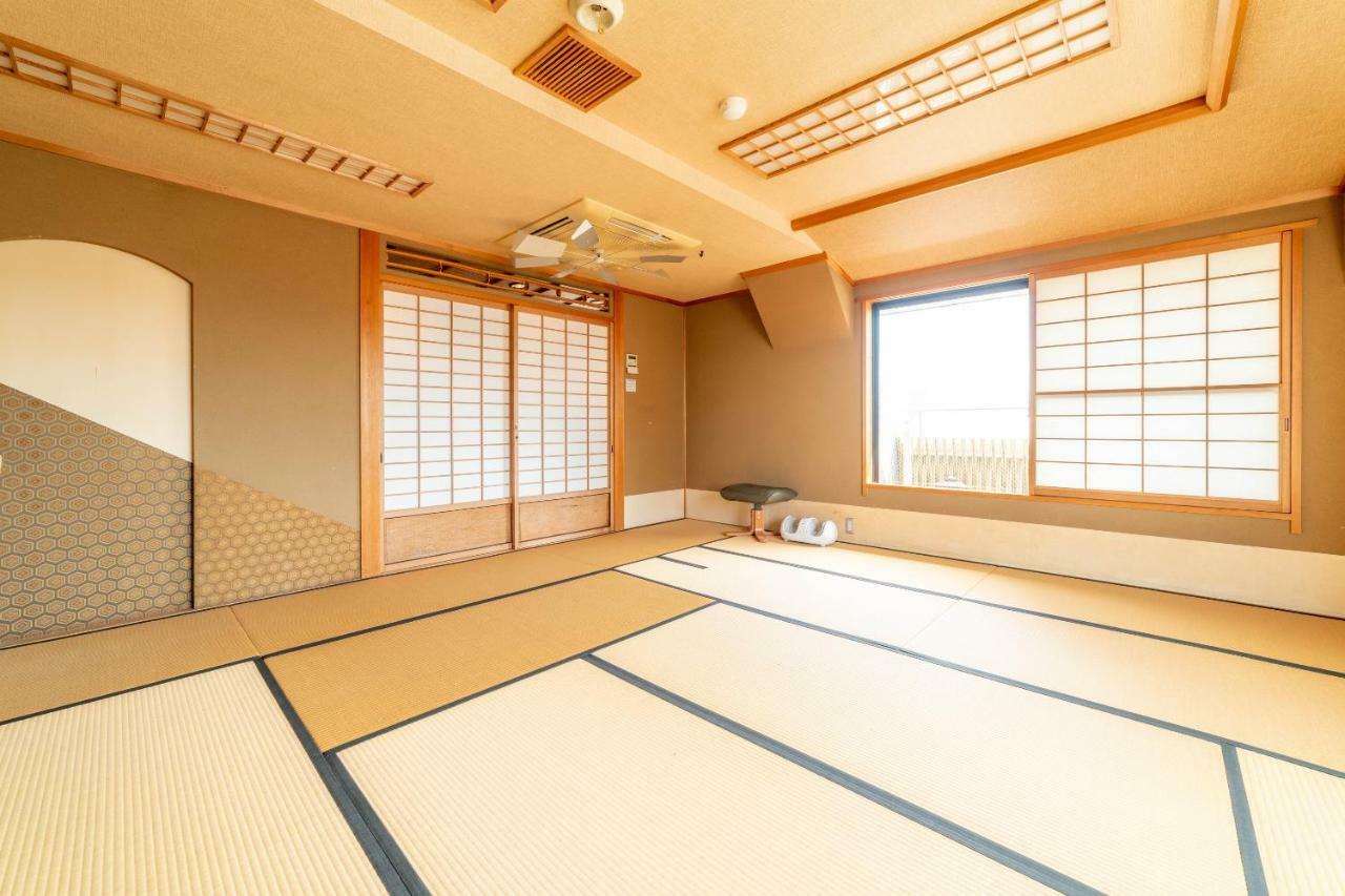 Oyo Business Hotel Nishiura יוקאיצ'י מראה חיצוני תמונה